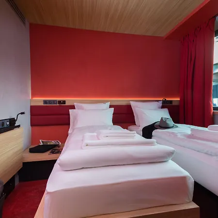 Hotel Yooma Urban Tour Eiffel 3*