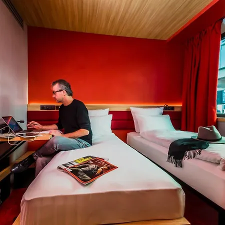 Yooma Urban Tour Eiffel Hotel 3*