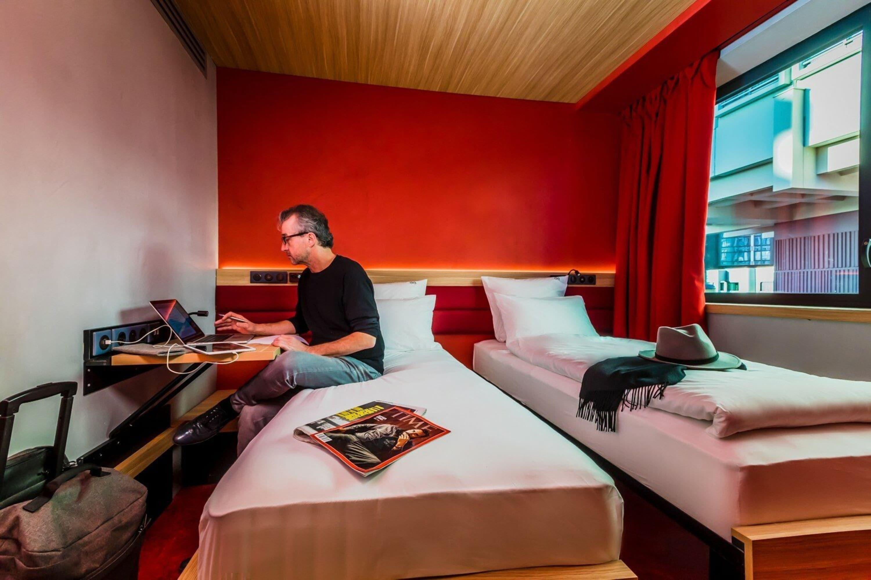 Yooma Urban Tour Eiffel Hotel 3*